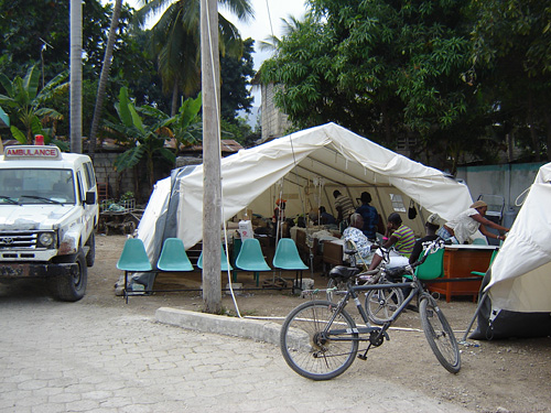 Vom Erdbeben zerst�rtes Hospital Notre Dame, HAITI-2010
